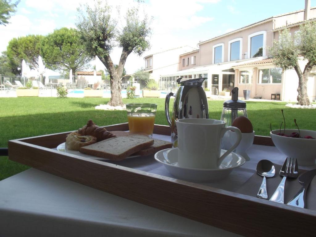 Le Domaine Des Oliviers Ξενοδοχείο Pierrelatte Εξωτερικό φωτογραφία