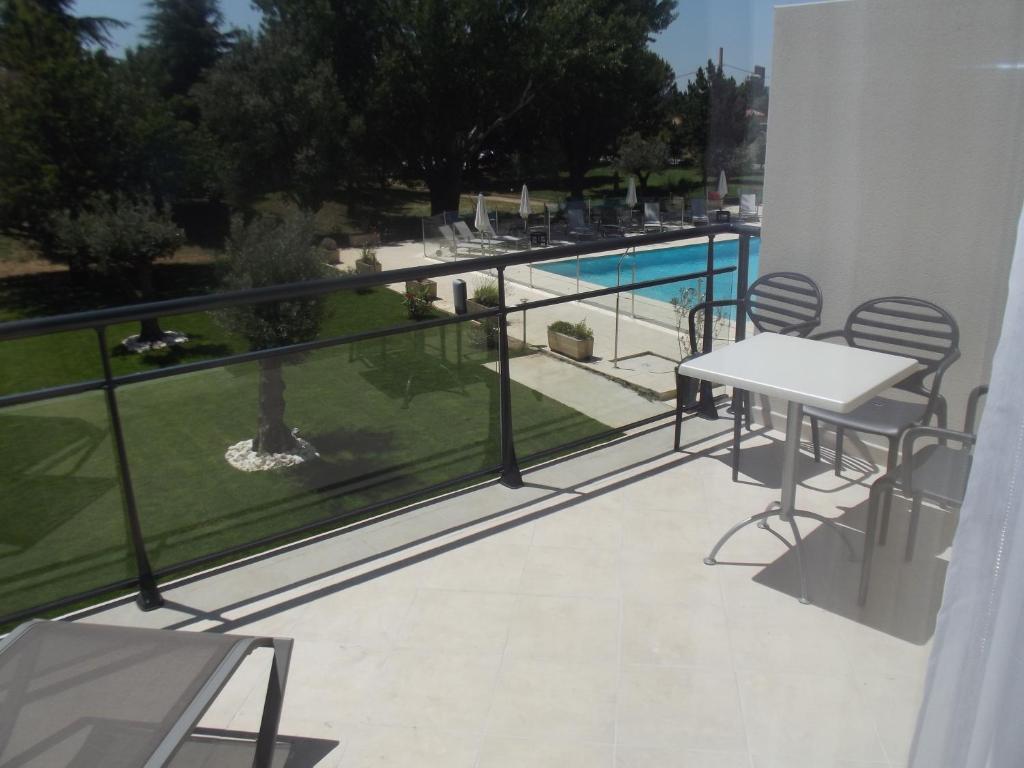 Le Domaine Des Oliviers Ξενοδοχείο Pierrelatte Δωμάτιο φωτογραφία